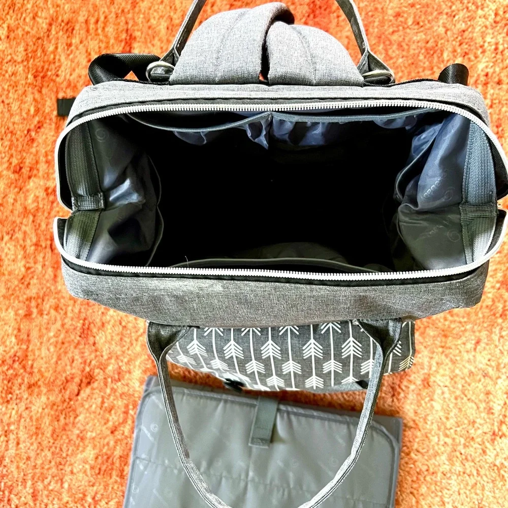 Totebag/Backpack/Clothes bags by Lekebaby Arrow Pattern. Can be use for travel.